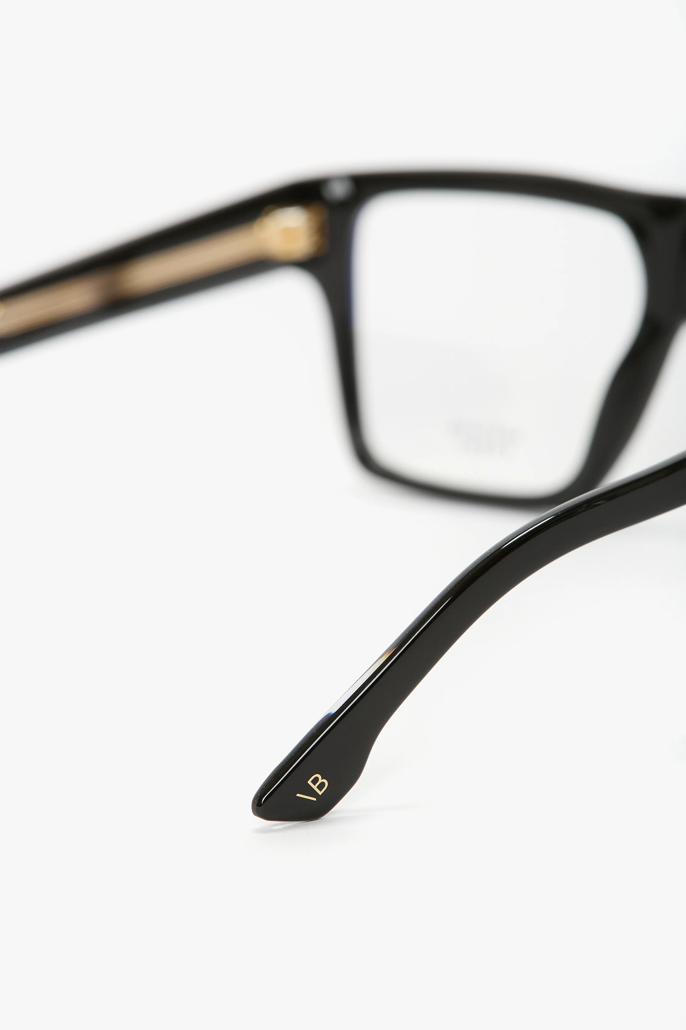 Sculpted Flat Top Frame In Black