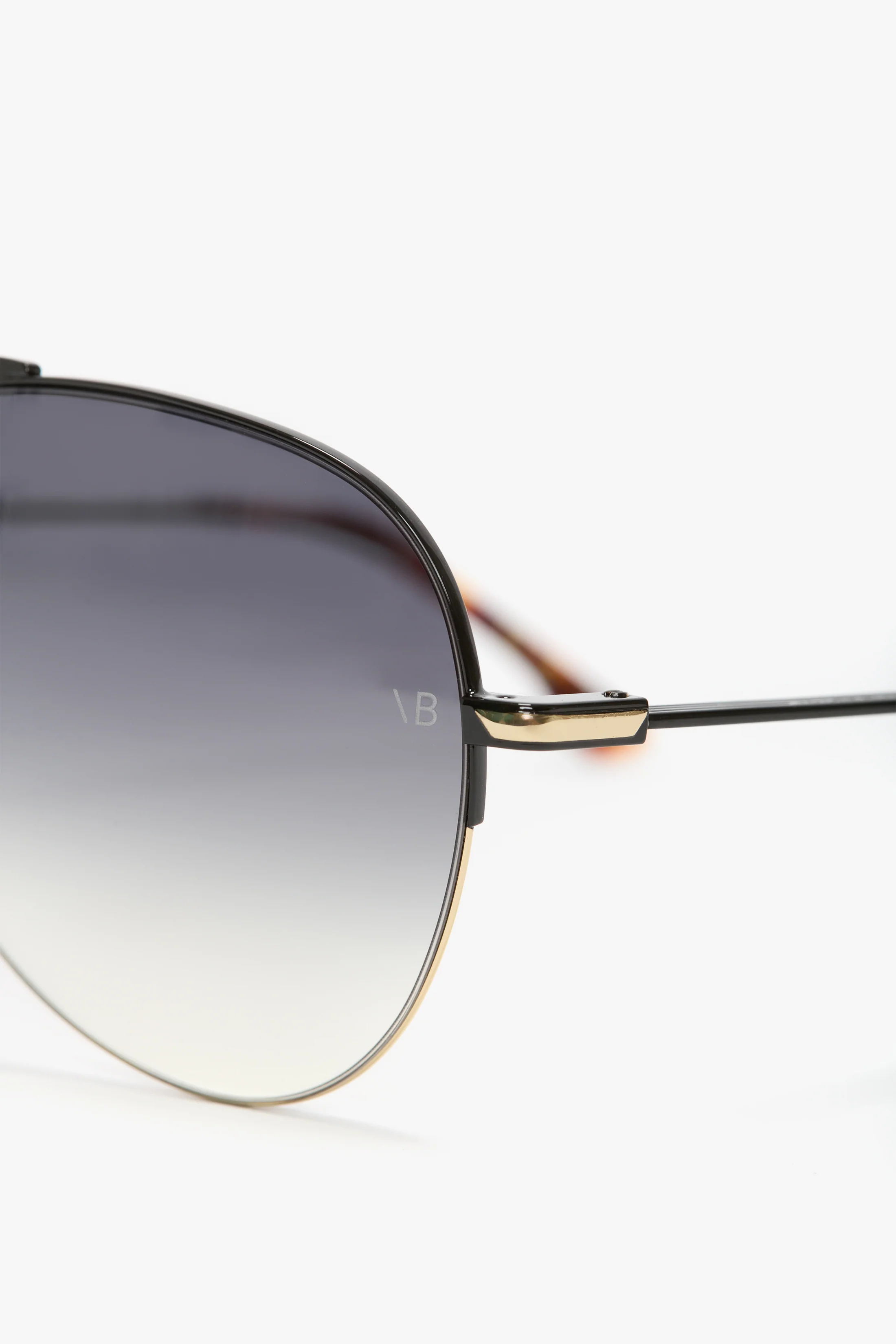 Fine Metal Pilot Sunglasses In Gold Black