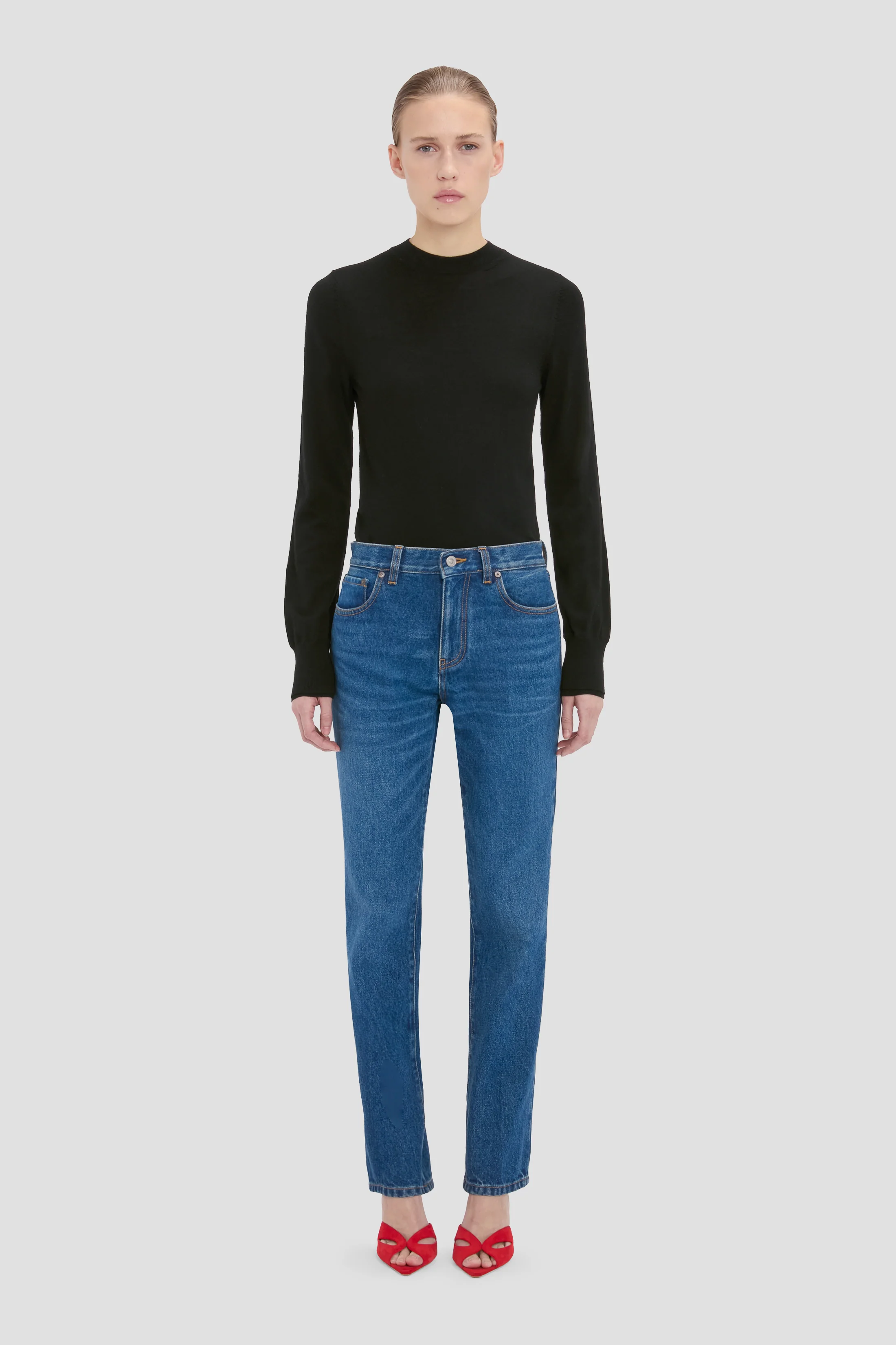 402-low-waist-jean-in-mid-blue-wash-1.webp Low Waist Jean In Mid Blue Wash