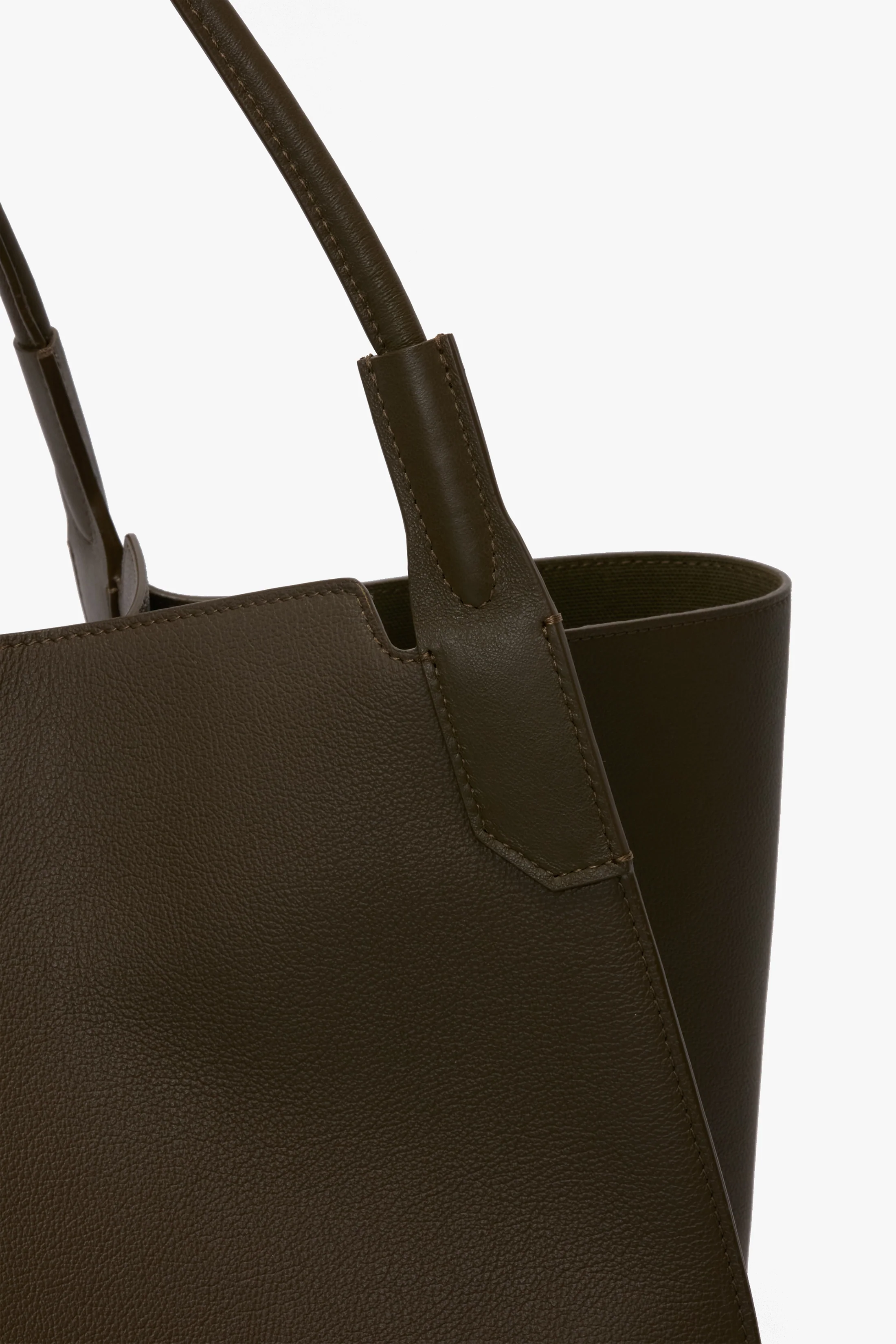Victoria Travel Tote